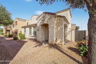 2869 E BART Street, Gilbert, AZ 85295