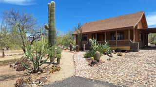 45427 N 14th Street, New River, AZ 85087