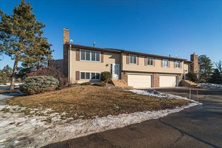 10326 Balsam Ln, Eden Prairie, MN 55347