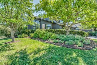 2193 Charlotte Ct, Wheaton, IL 60189