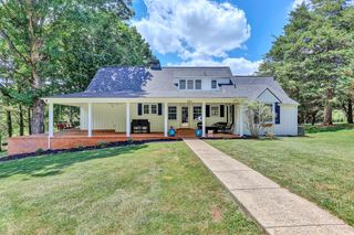 885 S  Main St, Rocky Mount, VA 24151