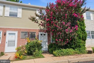 515 York Rd #9F, Willow Grove, PA 19090