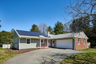 29 Colonial Ct, Amherst, MA 01002