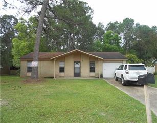 2217 University St, Gautier, MS 39553