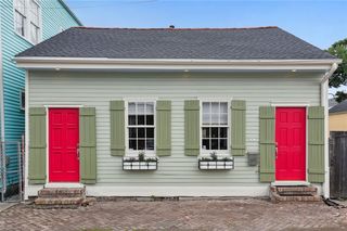 629 8th St, New Orleans, LA 70115