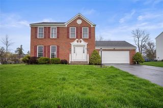 68 Creek House Dr, Rochester, NY 14626