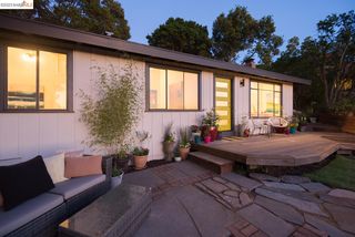 166 Capricorn Ave, Oakland, CA 94611