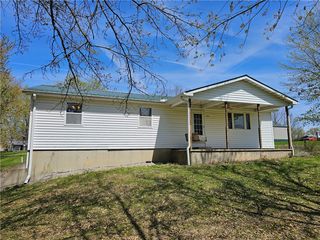 205 W  Maple St, Westfield, IL 62474