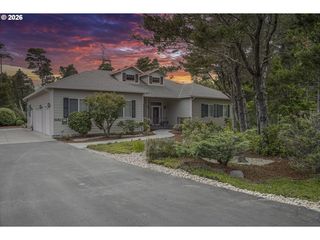 5282 Dunewood Dr, Florence, OR 97439