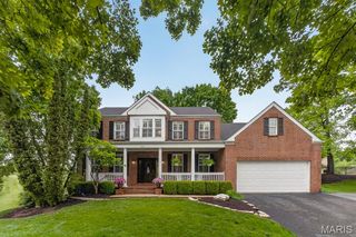 482 Pine Hollow Ct, Ballwin, MO 63021