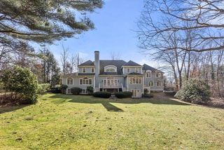 10 Ben Arthurs Way, Dover, MA 02030