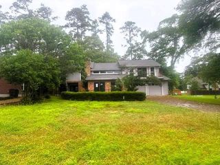 14155 Lakepoint Dr, Willis, TX 77318