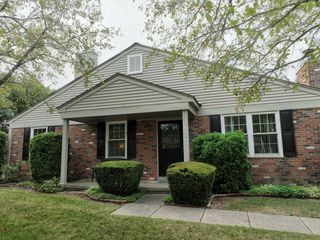 15810 Cambridge Dr, Clinton Township, MI 48038
