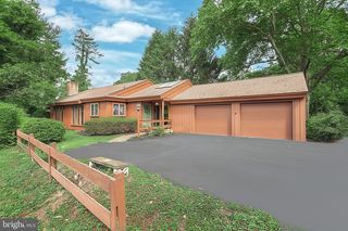 844 Willow Rd, Lancaster, PA 17601