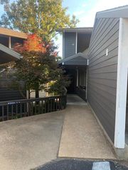 118 W  Hensley St, Branson, MO 65616