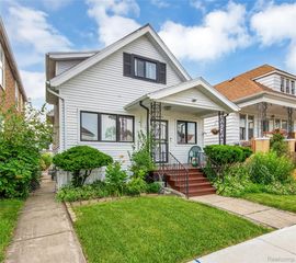 12099 Klinger St, Hamtramck, MI 48212