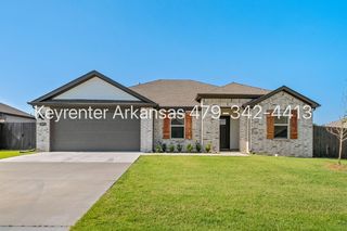 1071 Emerald St, Prairie Grove, AR 72753
