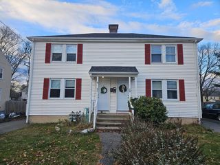 31 Hornet Rd, North Kingstown, RI 02852