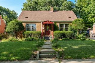 2003 Oregon Ave, Rockford, IL 61108