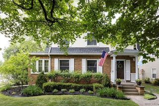 75 Columbia Dr, Williamsville, NY 14221