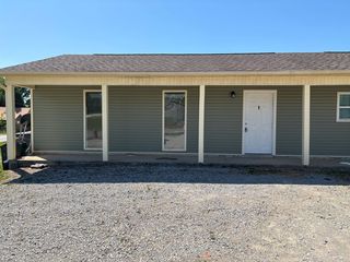 1103 E  Main St, Decherd, TN 37324