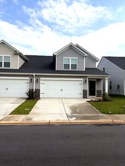 525 Winding Meadow Ln, Greenville, SC 29607