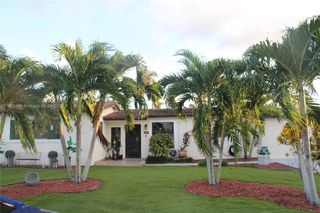8000 NW 172nd St, Hialeah, FL 33015