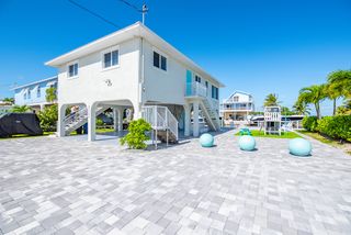 31145 Hollerich Dr, Big Pine Key, FL 33043