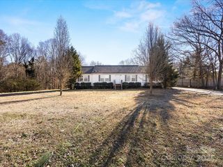 3800 Margaret Wallace Rd, Matthews, NC 28105
