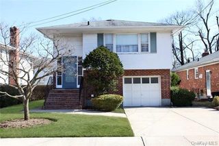 146 Utterby Road, Malverne, NY 11565