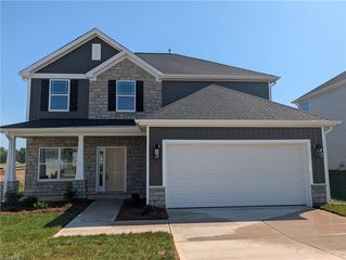 1329 Dandridge Dr, Kernersville, NC 27284