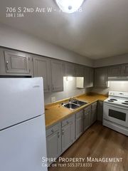 706 S  2nd Ave  W #8, Newton, IA 50208