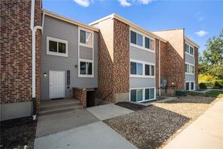 10124 W  96th St #F, Overland Park, KS 66212