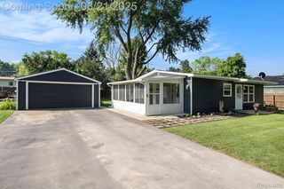 9301 Big Lake Rd, Clarkston, MI 48346