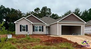 211 Sutton Dr, Perry, GA 31069