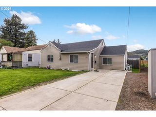 543 NW Yamhill St, Sheridan, OR 97378