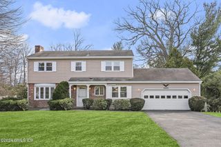 1 Candlelight Pl, Greenwich, CT 06830