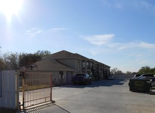 201 Masterson Rd, Laredo, TX 78046