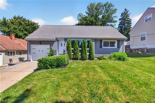 153 Far View Dr SW, North Canton, OH 44720