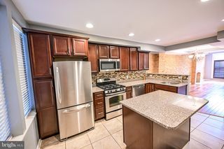6 N  Luzerne Ave, Baltimore, MD 21224