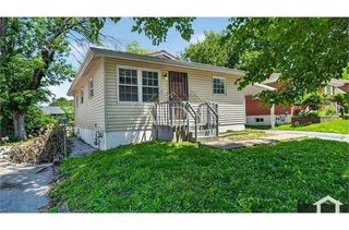 1225 Lakeview Ave, Saint Louis, MO 63138