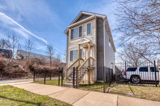 400 N  Trumbull Ave, Chicago, IL 60624