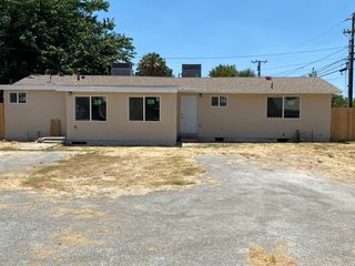 402 Vine St #A, Exeter, CA 93221