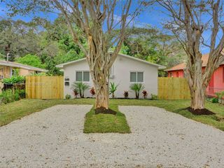 2555 NE 183rd St, North Miami Beach, FL 33160