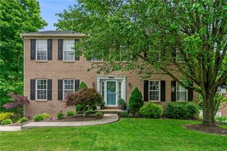 6006 Hawthorn Dr, Coraopolis, PA 15108