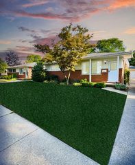 3861 Marian Dr, Trenton, MI 48183