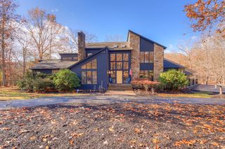 2271 Woodland Hills Dr, Blacksburg, VA 24060