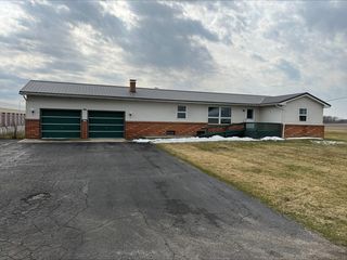 8127 E  McClintic Rd, Syracuse, IN 46567