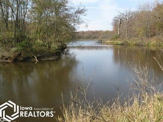 Cherry Tree Ln, Fairfield, IA 52556