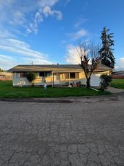 5040 E St   #14, Springfield, OR 97478